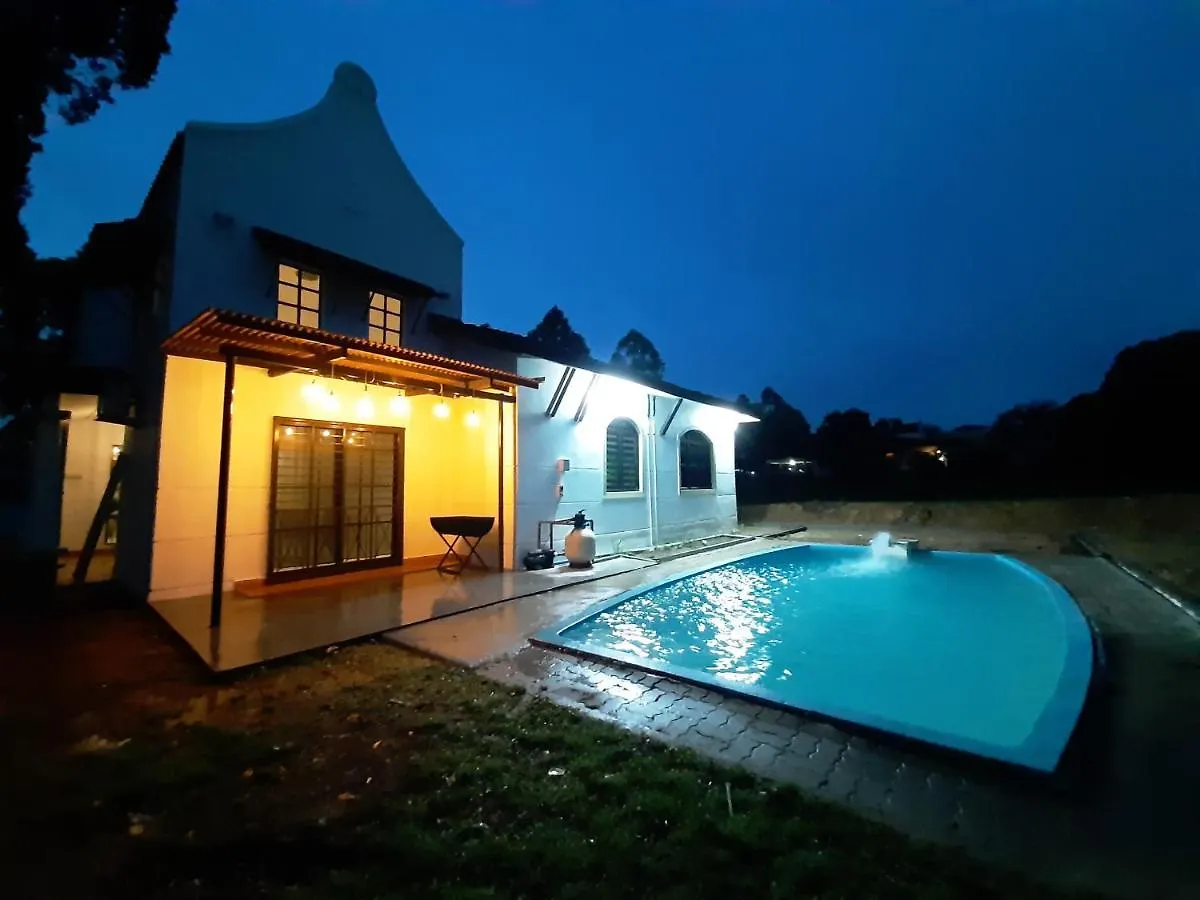 Holiday Villa Famosa Malakka Tatil Evi