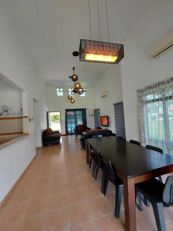 Дом отдыха Holiday Villa Famosa Малакка
