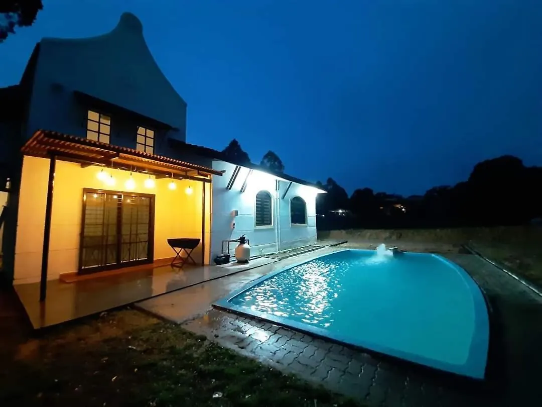 Holiday Villa Famosa Малакка Малайзия
